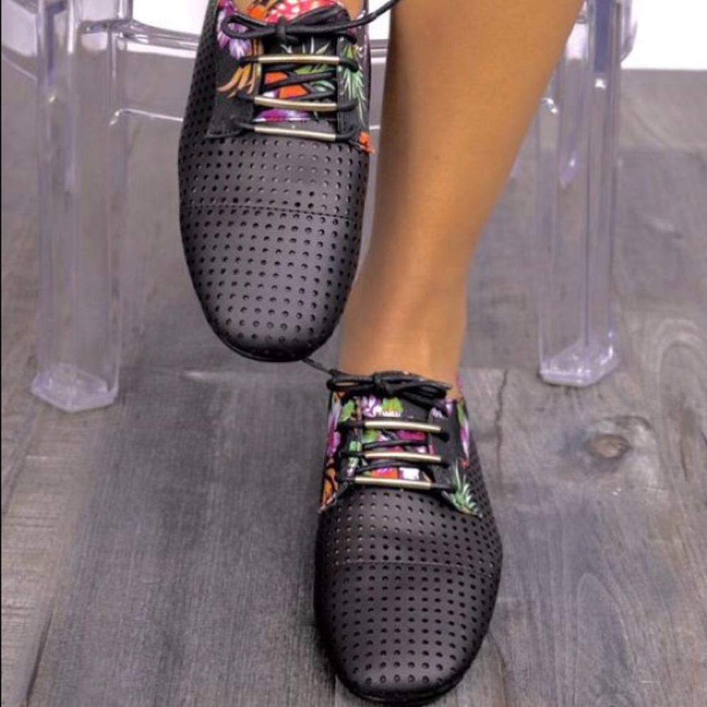 💖New Floral Oxfords Black💖 - Picture 2 of 2